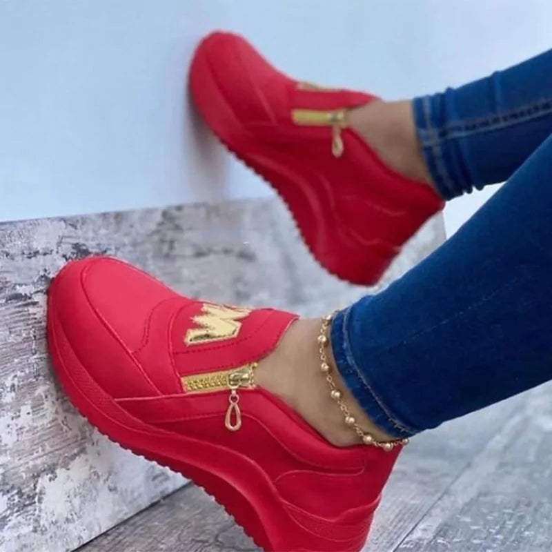 A Women Casual Platform Sneakers