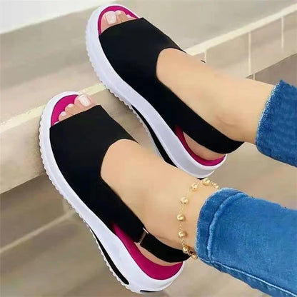 An Open Toe Flat Sandals for Women