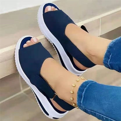 An Open Toe Flat Sandals for Women